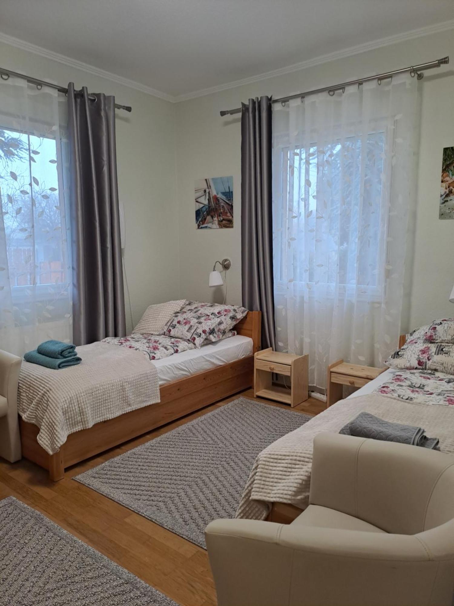 Lena Apartment - Lena Two Bedroom Apartment Вечийш Екстер'єр фото