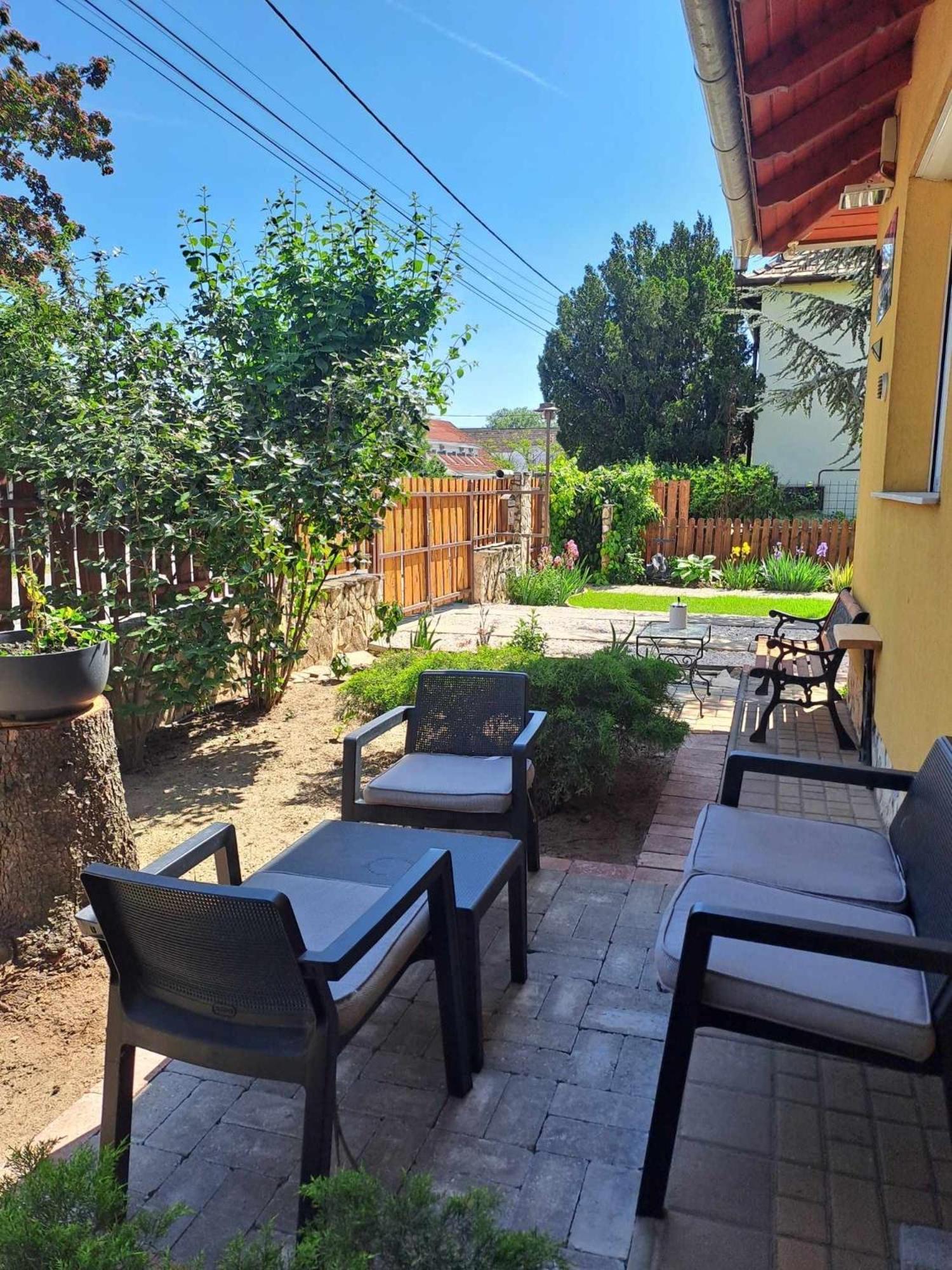 Lena Apartment - Lena Two Bedroom Apartment Вечийш Екстер'єр фото