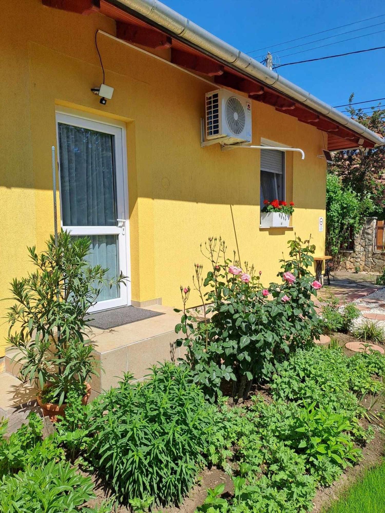 Lena Apartment - Lena Two Bedroom Apartment Вечийш Екстер'єр фото