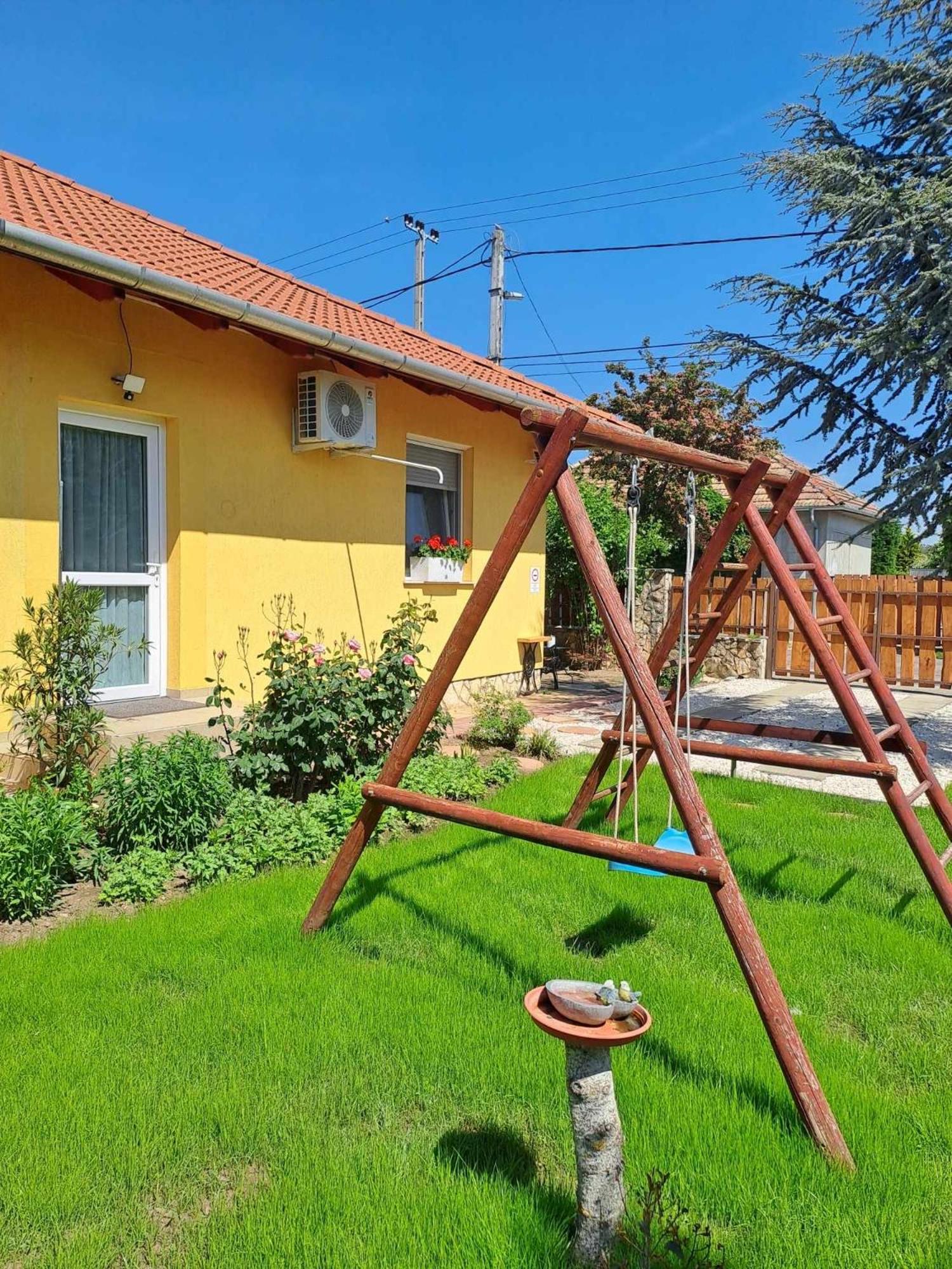 Lena Apartment - Lena Two Bedroom Apartment Вечийш Екстер'єр фото